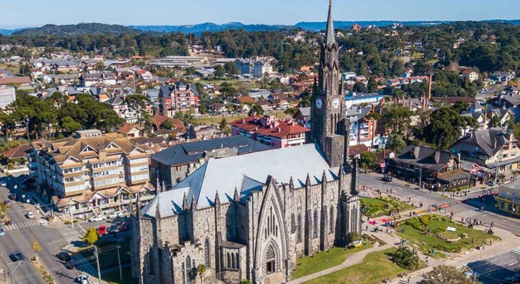 Paróquia de Nossa Senhora de Lourdes em Canela.