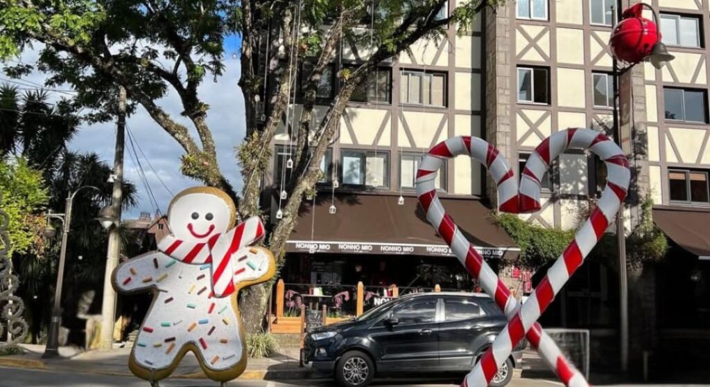 Natal em Gramado, enfeites nas ruas.