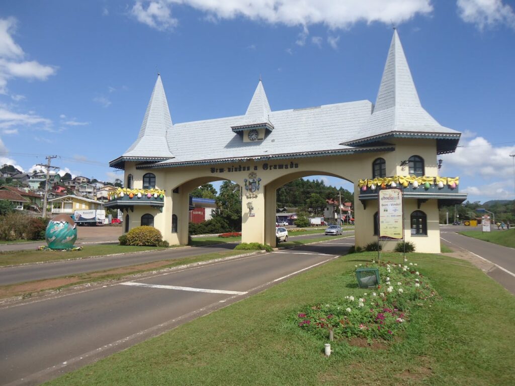Pórtico Branco, entrada de Gramado.